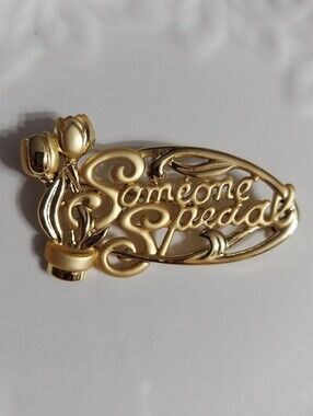 Vintage Danecraft Textured-Frosted Gold Tone 'Someone Special' Brooch/Pin